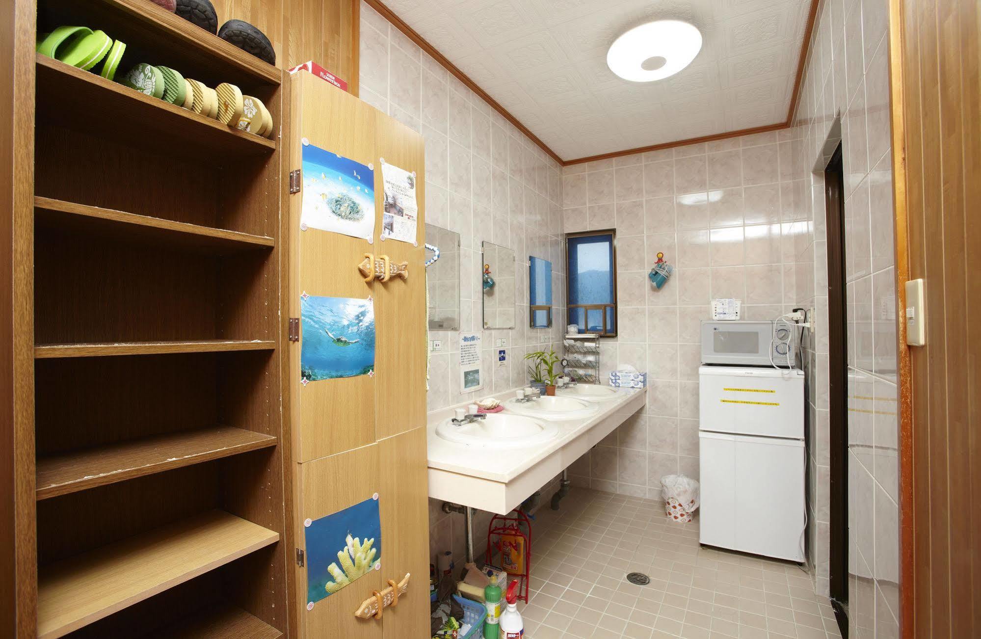 Hotel Minshuku Yadokari à Zamami Extérieur photo