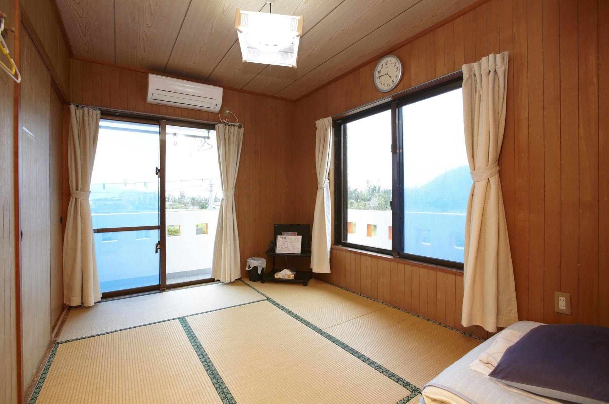Hotel Minshuku Yadokari à Zamami Extérieur photo