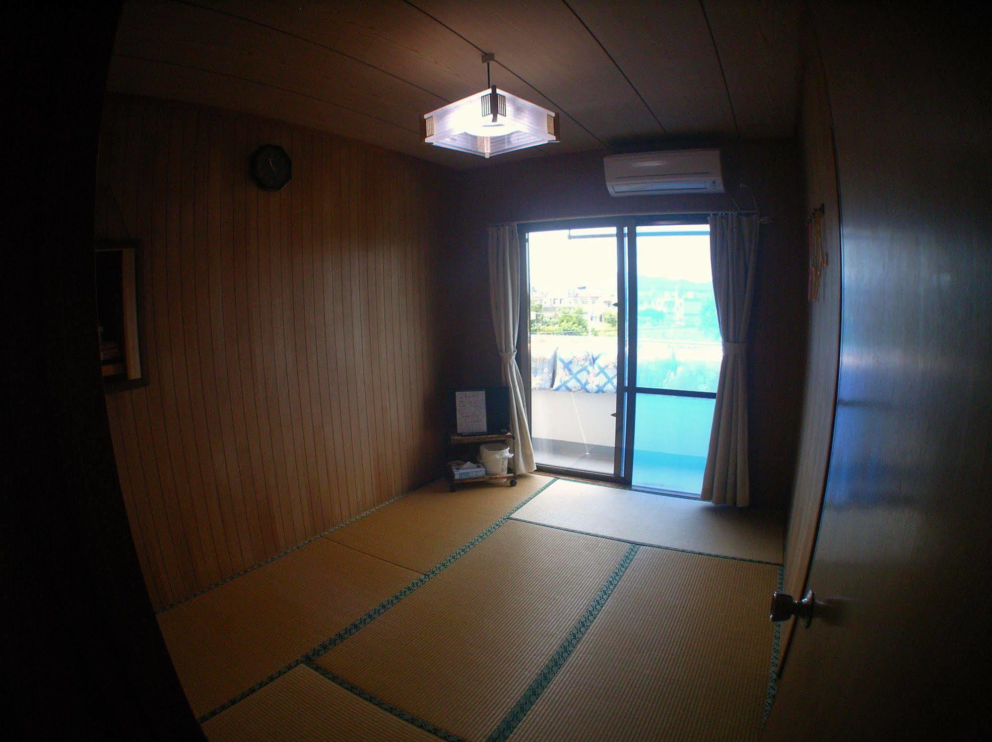 Hotel Minshuku Yadokari à Zamami Extérieur photo